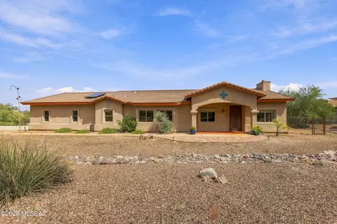 160 N Sharon Rd, Vail, AZ 85641