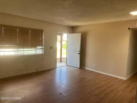 Living - 7290 E 38th St, Tucson, AZ 85730 photo 2 of 2