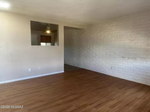 Living - 7290 E 38th St, Tucson, AZ 85730 photo 1 of 2