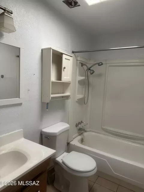 Bath - 7290 E 38th St, Tucson, AZ 85730 photo 2 of 2