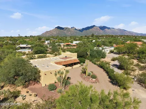 1250 W Panorama Rd, Tucson, AZ 85704