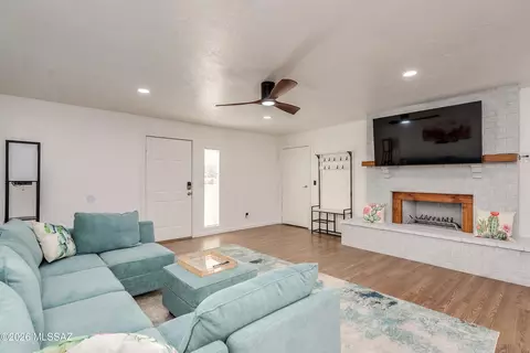 Living - 9870 E Celeste Dr, Tucson, AZ 85730 photo 2 of 4