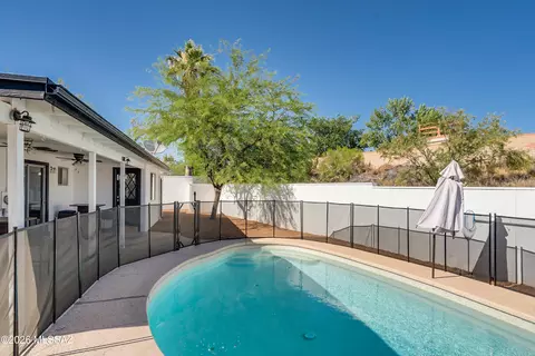 Exterior - 9870 E Celeste Dr, Tucson, AZ 85730 photo 7 of 10