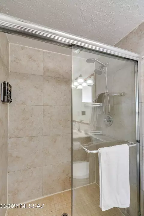 Bath - 9870 E Celeste Dr, Tucson, AZ 85730 photo 2 of 3