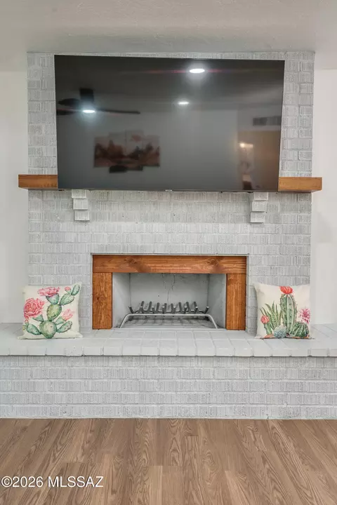 Living - 9870 E Celeste Dr, Tucson, AZ 85730 photo 4 of 4
