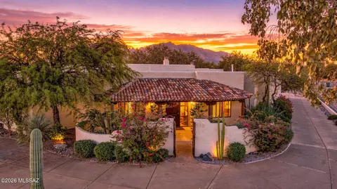 1320 W Appian Pl, Tucson, AZ 85704