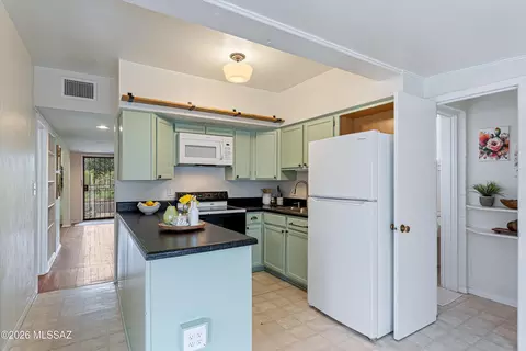 Kitchen - 314 E 2nd St, Tucson, AZ 85705 photo 1 of 5