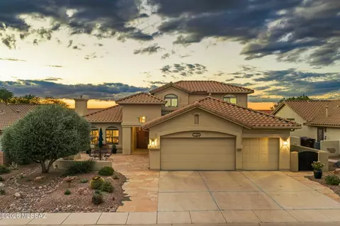 2501 E Bluejay Bluff Ln, Green Valley, AZ 85614