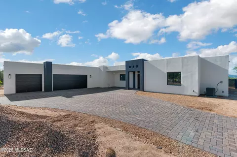 11788 N Migitty Ln, Marana, AZ 85658