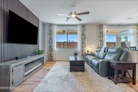 Living - 7432 E Navigator, Tucson, AZ 85756 photo 2 of 3
