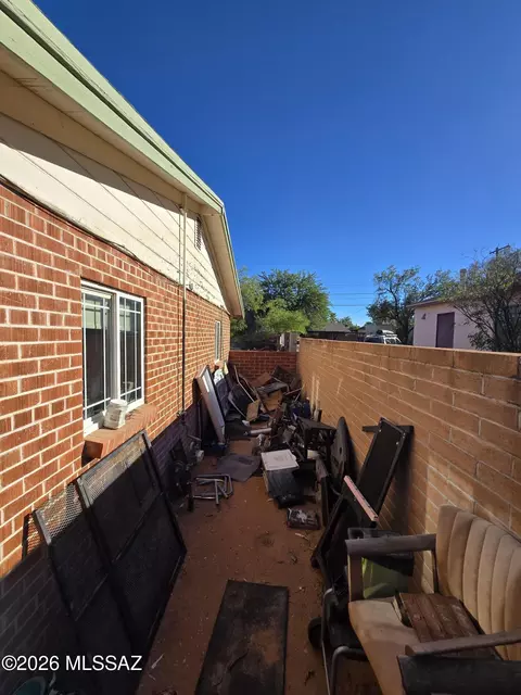 Exterior - 2252 E Grant Rd, Tucson, AZ 85719 photo 3 of 13