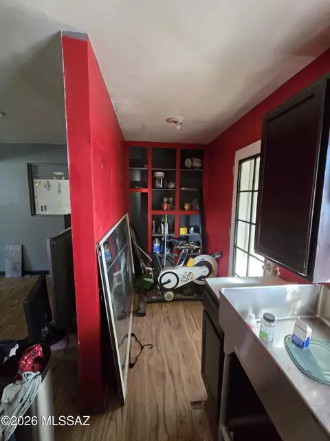 Entry Way - 2252 E Grant Rd, Tucson, AZ 85719 photo 3 of 3
