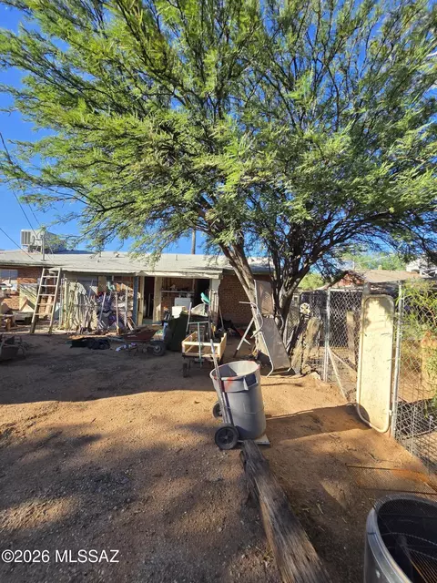 Exterior - 2252 E Grant Rd, Tucson, AZ 85719 photo 5 of 13
