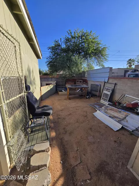 Exterior - 2252 E Grant Rd, Tucson, AZ 85719 photo 10 of 13