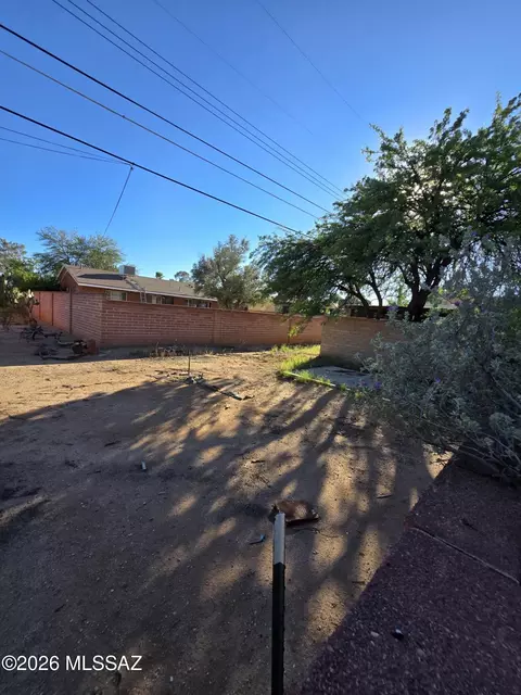 Exterior - 2252 E Grant Rd, Tucson, AZ 85719 photo 9 of 13