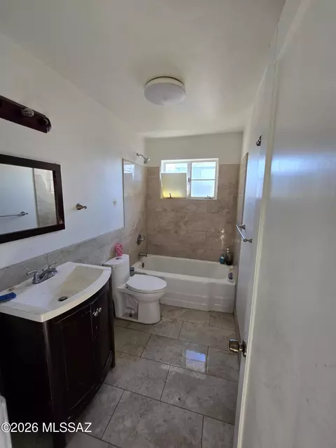 Bath - 2252 E Grant Rd, Tucson, AZ 85719 photo 2 of 2