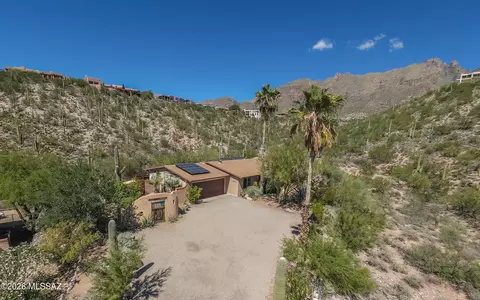 6851 N Quartzite Canyon Pl, Tucson, AZ 85718