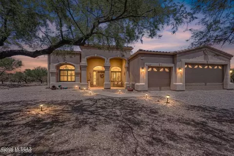 1282 W Via De Santo Tomas, Sahuarita, AZ 85629