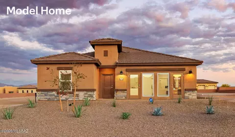952 N Tombaugh Ln, Green Valley, AZ 85614