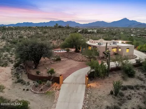 5351 W De Green Ln, Tucson, AZ 85743