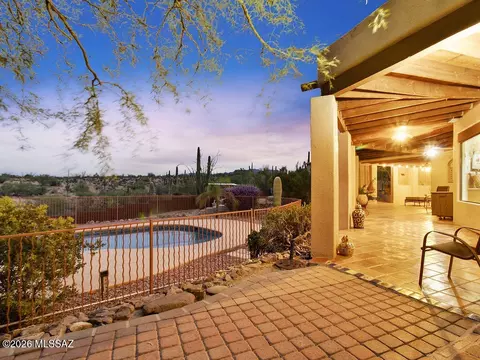5351 W De Green Ln, Tucson, AZ 85743