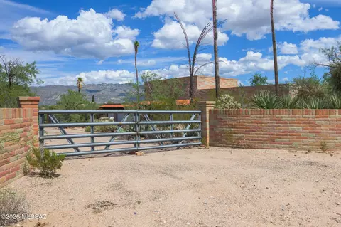 Exterior - 9191 S Tewa Trl, Vail, AZ 85641 photo 5 of 11