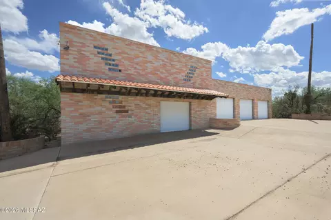 Exterior - 9191 S Tewa Trl, Vail, AZ 85641 photo 7 of 11