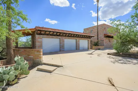 Exterior - 9191 S Tewa Trl, Vail, AZ 85641 photo 2 of 11