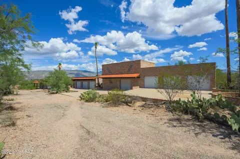 Exterior - 9191 S Tewa Trl, Vail, AZ 85641 photo 10 of 11