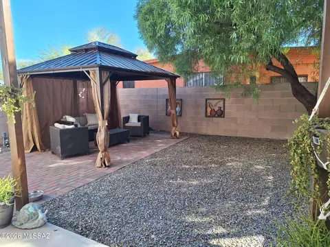 Exterior - 168 E Stone Ct, Tucson, AZ 85705 photo 5 of 8