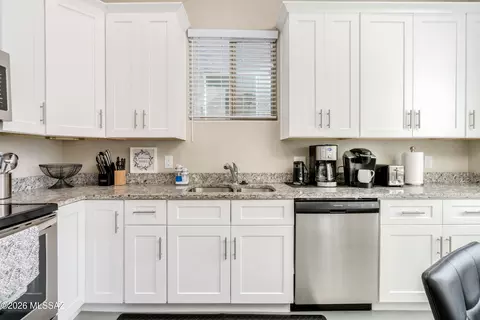 Kitchen - 168 E Stone Ct, Tucson, AZ 85705 photo 3 of 4