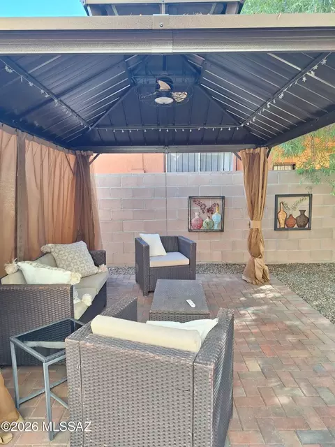 Exterior - 168 E Stone Ct, Tucson, AZ 85705 photo 6 of 8