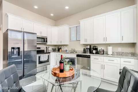 Kitchen - 168 E Stone Ct, Tucson, AZ 85705 photo 1 of 4