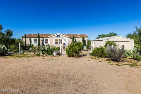 11941 W Mile Wide Rd, Tucson, AZ 85743