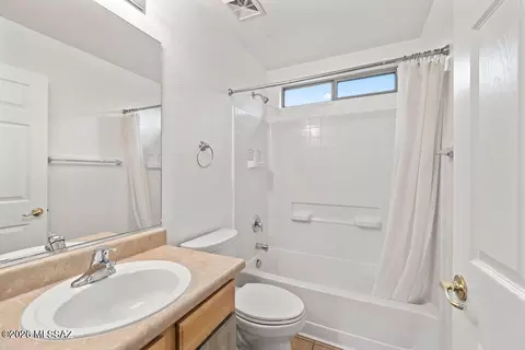 Bath - 8403 S Otis Dr, Tucson, AZ 85747 photo 1 of 2