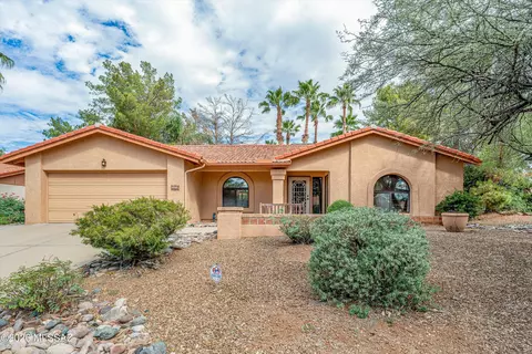 5747 N Via Umbrosa, Tucson, AZ 85750
