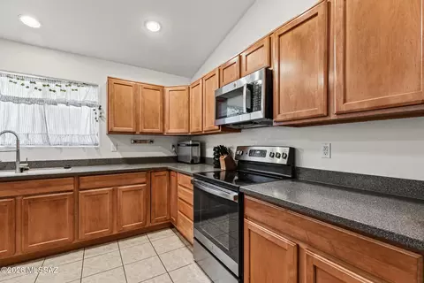 Kitchen - 7159 E Cherrywood St, Tucson, AZ 85756 photo 2 of 3