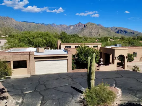 5620 N Barrasca Ave, Tucson, AZ 85750