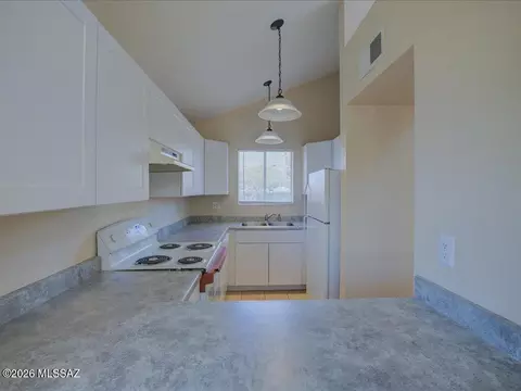 Kitchen - 5704 E 24th St, Tucson, AZ 85711 photo 1 of 7