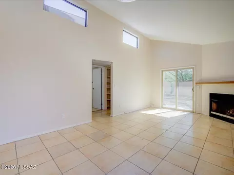 Living - 5704 E 24th St, Tucson, AZ 85711 photo 4 of 8