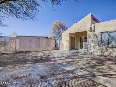 Exterior - 5704 E 24th St, Tucson, AZ 85711 photo 3 of 8