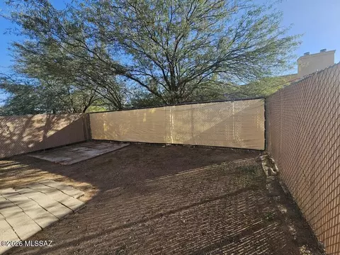 Exterior - 5704 E 24th St, Tucson, AZ 85711 photo 4 of 8