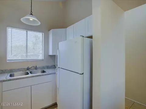 Kitchen - 5704 E 24th St, Tucson, AZ 85711 photo 4 of 7