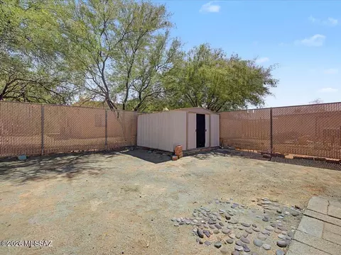Exterior - 5704 E 24th St, Tucson, AZ 85711 photo 6 of 8