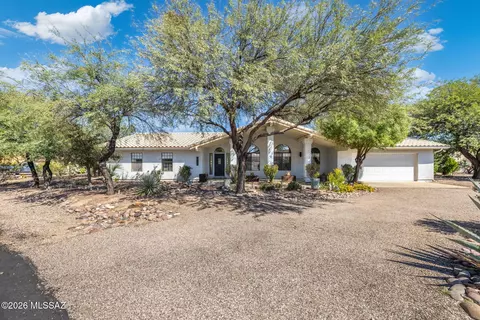 6900 W Hermitage Pl, Tucson, AZ 85743