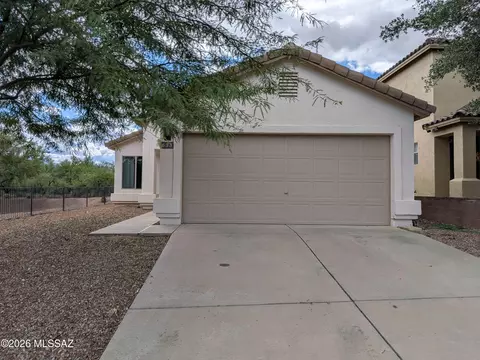 633 W Firehawk Dr, Green Valley, AZ 85614