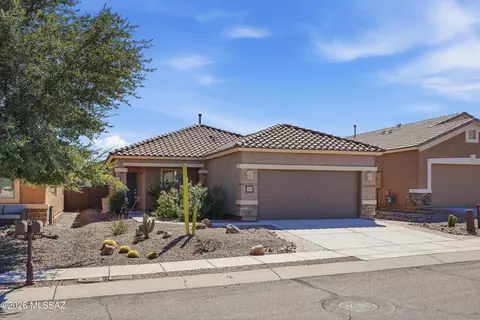1327 W Calle Luis Maria, Sahuarita, AZ 85629