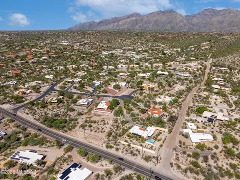 View/Area - 6801 E Brownstone Pl, Tucson, AZ 85750 photo 10 of 11