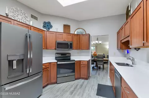 709 W Sunlight Ln, Tucson, AZ 85704