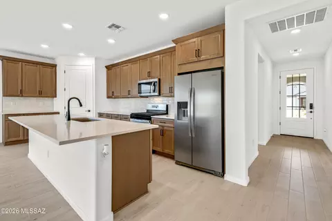 Entry Way - 13959 E Lagomorpha Pl, Vail, AZ 85641 photo 1 of 2